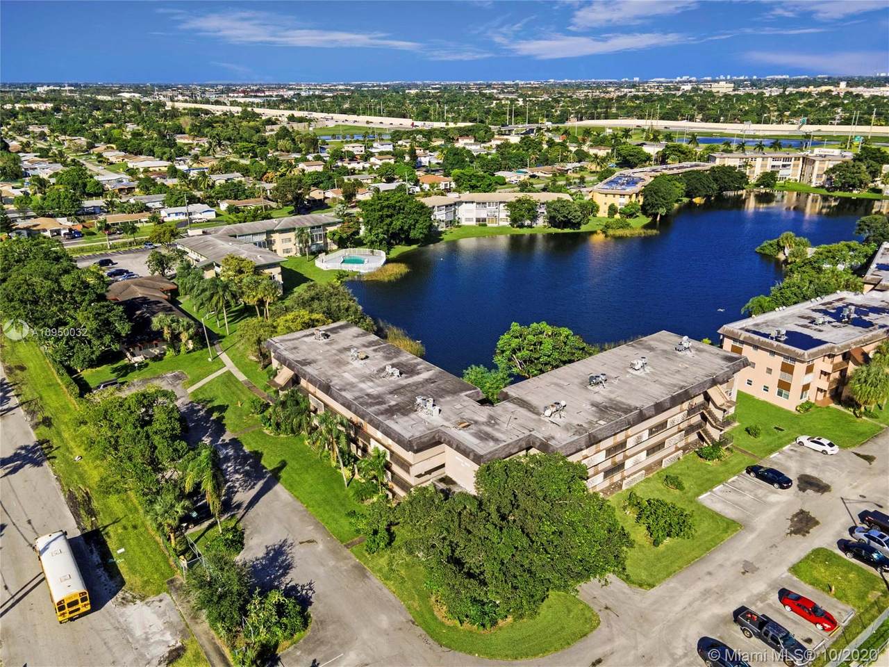 Berkeley Manor A Condo Plantation Condos for sale and rent