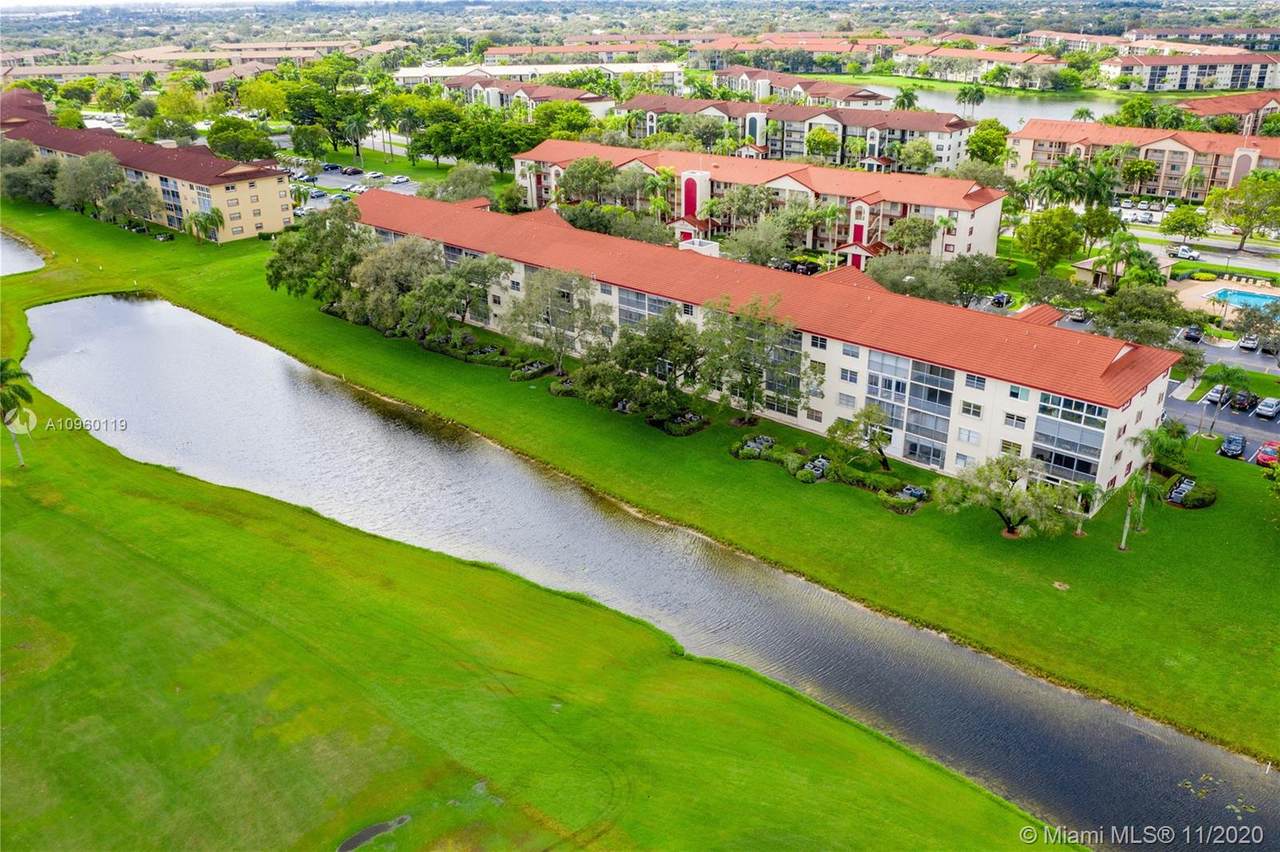 Cambridge At Century Village Pembroke Pines Condos for sale and rent