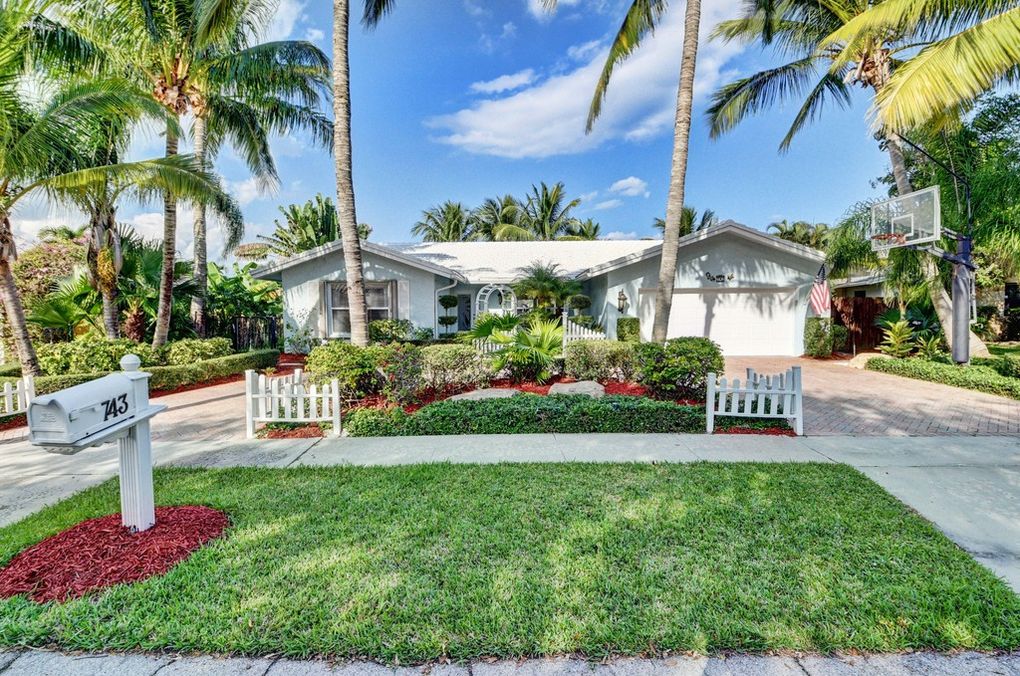 Camino Lakes Boca Raton Homes for sale and rent