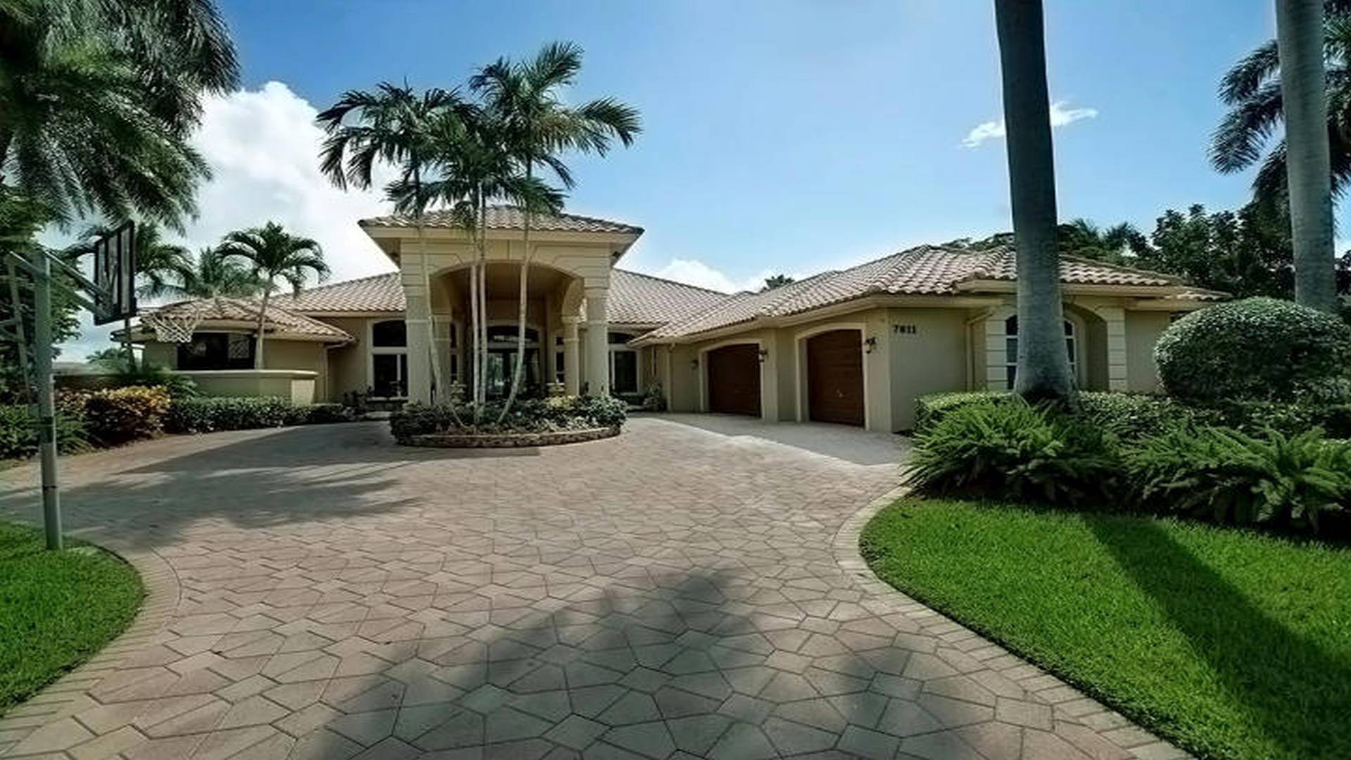 Cypress Estates Parkland Condos for sale and rent