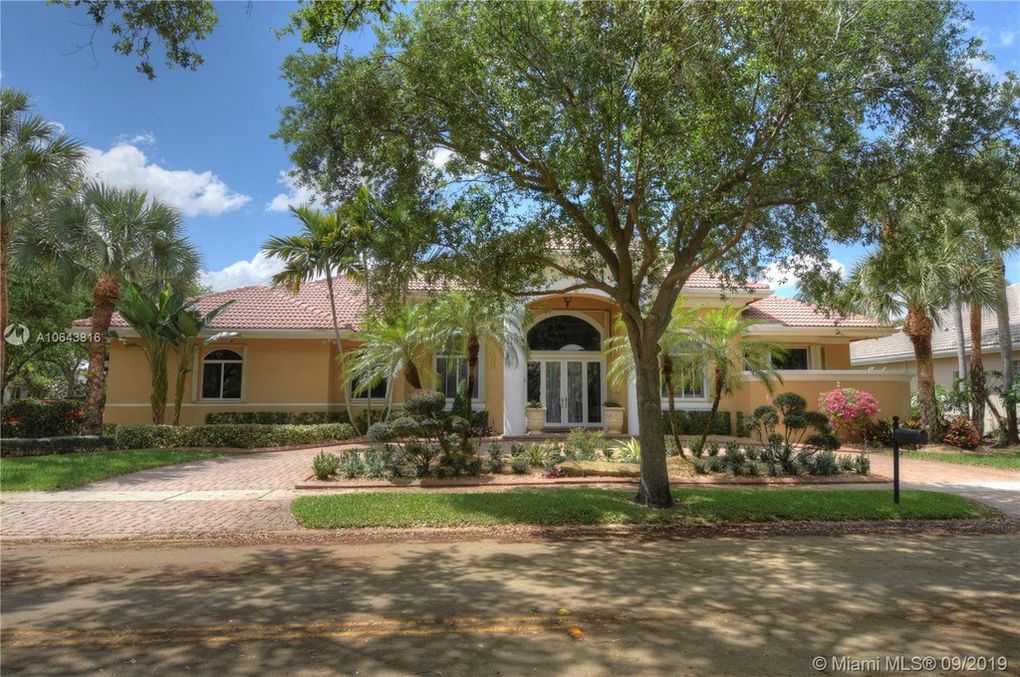 Hollywood Oaks Homes for sale and rent