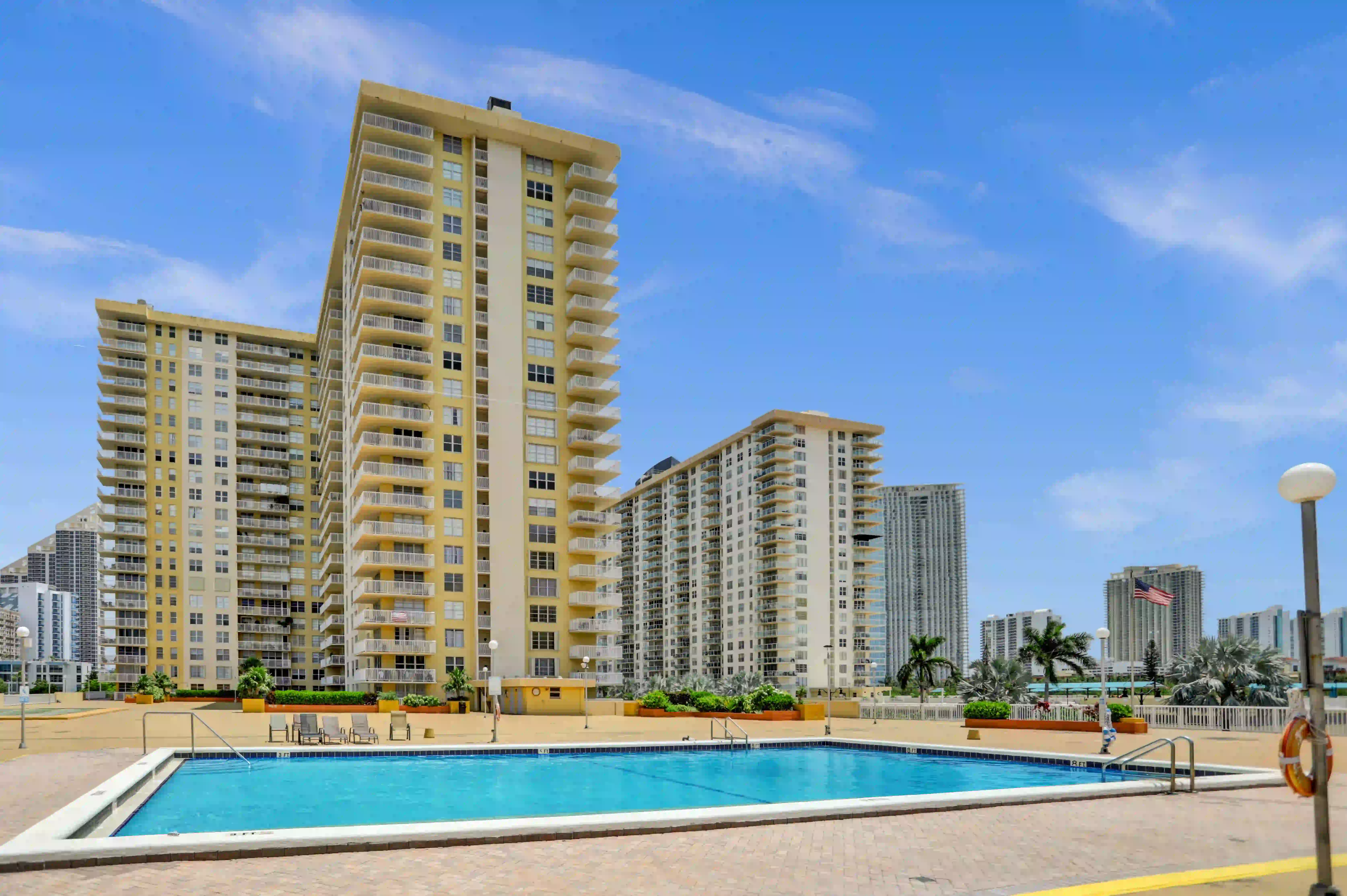 Winston Towers 400 – Spacious Condos in Sunny Isles Beach